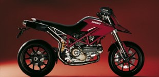 Ducati Hypermotard 1100 2007 vs KTM 990 Supermoto 2009