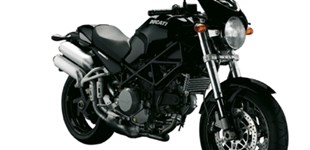 Ducati Monster 696 2009 vs Ducati Monster S2R 800 2007