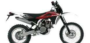 Ducati Hypermotard 698 Mono 2024 vs KTM 500 MX 2008