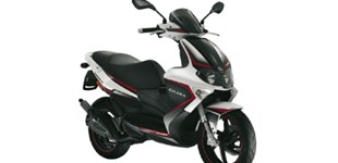 Yamaha X-Max 250 2014 vs Gilera Runner 200 VXR 2008