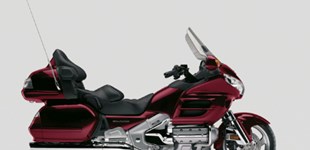 Harley-Davidson Electra Glide Ultra Classic FLHTCU 2015 vs Honda GL 1800 Goldwing 2008