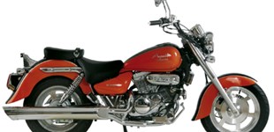 Hyosung GV 125 M Cruiser 2008 vs Harley-Davidson Softail Street Bob FXBB 2020
