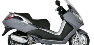 Peugeot Satelis 250 2008 vs Peugeot Satelis 250 2009