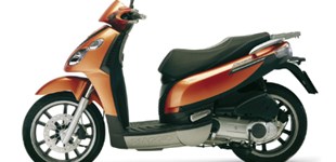 Piaggio Carnaby 200 2008 vs Piaggio Beverly 350ie Sport Touring 2013