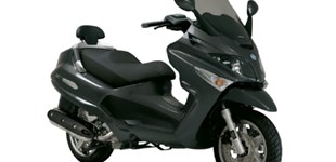 Piaggio X10 500 i.e. ABS 2012 vs Piaggio X-EVO 400 2008