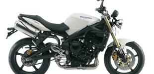 Aprilia RS 660 2021 vs Triumph Street Triple 2008