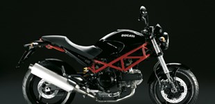 Ducati Monster 695 2008 vs Ducati Monster 796 2010
