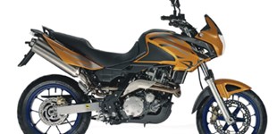 KTM 390 Duke 2020 vs Aprilia Pegaso 650 Strada 2008