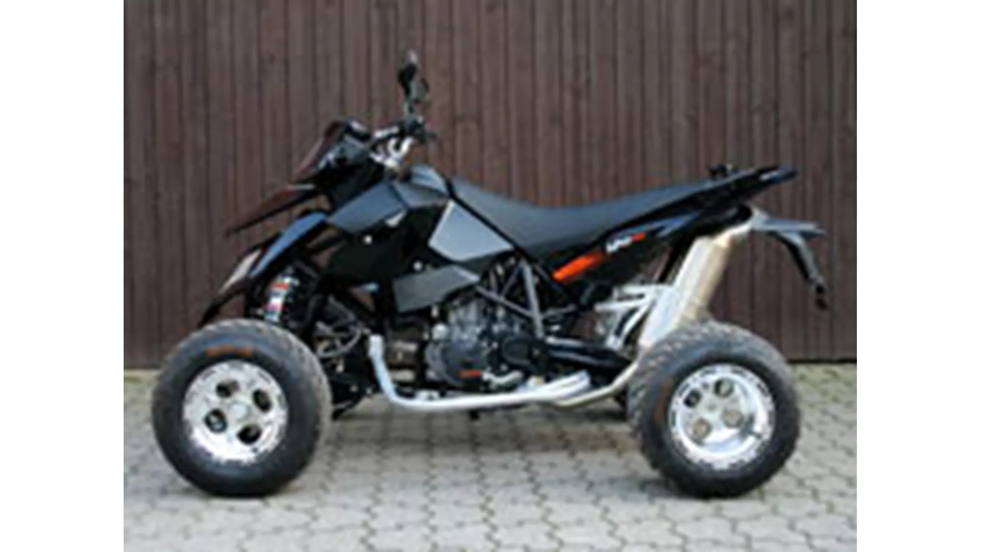 E-ATV 690 SM - Image 1 E-ATV 690 SM - Image 1