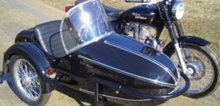 Royal Enfield Superbullet 500 EFI mit Beiwagen 2009 vs Honda CB 1300 2009