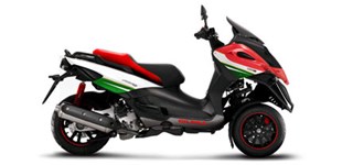 Gilera Fuoco 500 2009 vs Piaggio MP3 500 hpe Sport Advanced 2020