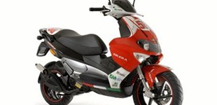 Gilera Runner 50 SP Simoncelli 2009 vs Piaggio TPH 50 2020