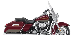 Harley-Davidson Road King Classic FLHRC 2009 vs Triumph Thunderbird 2014 Harley-Davidson Road King Classic FLHRC 2009 vs Triumph Thunderbird 2014