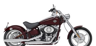 Harley-Davidson Softtail Rocker C FXCWC 2009 vs Harley-Davidson Softail Fat Boy Special FLSTFB 2010