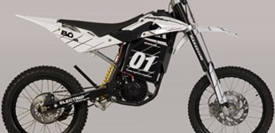 Triumph Bonneville 2009 vs Quantya Evo 1-Track 2009