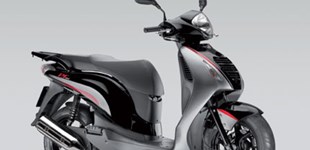 Piaggio Medley S 125 ie IGET 2020 vs Honda PS125i 2009