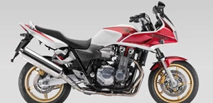 Triumph Street Scrambler Sandstorm Edition 2021 vs Honda CB 1300 S 2009 Triumph Street Scrambler Sandstorm Edition 2021 vs Honda CB 1300 S 2009