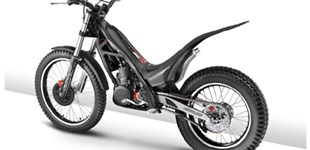 Xispa X125R 2009 vs Beta Evo 125 2T My10 2010