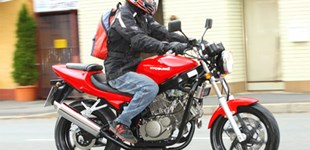 Kymco Quannon 125 2010 vs Hyosung GT 125 Naked 2009