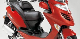 Peugeot Speedfight 4 125 2019 vs Kymco Grand Dink 125 2009 Peugeot Speedfight 4 125 2019 vs Kymco Grand Dink 125 2009