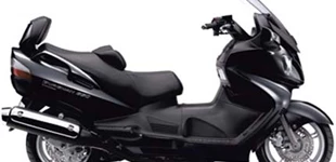 Suzuki Burgman 400 2025 vs Suzuki Burgman 650 Executive 2009 Suzuki Burgman 400 2025 vs Suzuki Burgman 650 Executive 2009