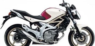 KTM 390 Duke 2015 vs Suzuki SFV 650 Gladius 2009