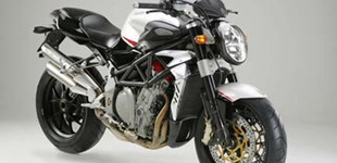 Yamaha R1 World GP 60th Anniversary 2023 vs MV Agusta Brutale 910 R 2009