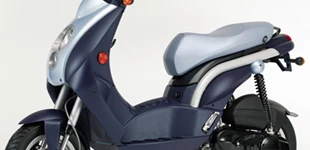 Peugeot Ludix 50 Trend 2009 vs Peugeot Ludix Blaster 2010 Peugeot Ludix 50 Trend 2009 vs Peugeot Ludix Blaster 2010