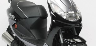 Peugeot Vivacity 50 Sportline 2009 vs Peugeot Speedfight 3 50 2T AC 2017