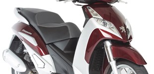 Peugeot Geopolis 250 2009 vs Kymco People 250 2005