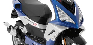 Peugeot Speedfight 3 LR 2009 vs Beta RR 50 Motard Sport 2021 Peugeot Speedfight 3 LR 2009 vs Beta RR 50 Motard Sport 2021