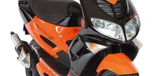 Peugeot Speedfight 2 LR 2009 vs Peugeot Streetzone 10 Naked 2021