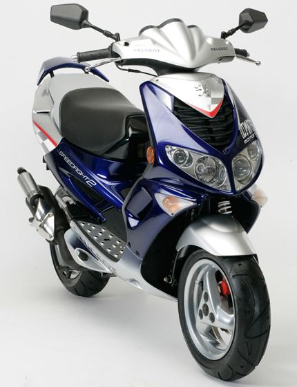 Motorrad Vergleich Yamaha Aerox Race Replica 2009 vs. Peugeot