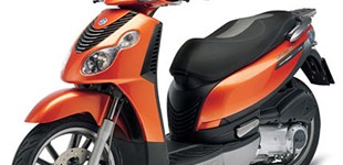 Piaggio Carnaby 200 2009 vs Aprilia Scarabeo 200 i.e. 2012