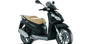 Piaggio Carnaby 125 2009 vs Honda SH125i 2005