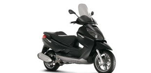 Sym HD 125 EVO 2009 vs Piaggio X7 125 2009