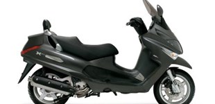 Piaggio X-EVO 400 2009 vs Vespa GTS 300 hpe Super Tech 2020