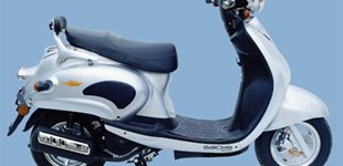 Sachs Bee 125 2009 vs Yamaha DT 125 RE 2005 Sachs Bee 125 2009 vs Yamaha DT 125 RE 2005