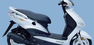 Peugeot Streetzone 10 Naked 2022 vs Sachs Eagle 125 2009