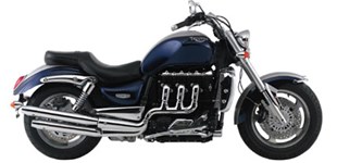 Harley-Davidson Road King Classic FLHRC 2005 vs Triumph Rocket III Classic 2009