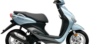 NIU NQi Sport 2024 vs Yamaha NEOs 50 2009 NIU NQi Sport 2024 vs Yamaha NEOs 50 2009