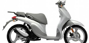 Vespa LX 50 4T 4V 2012 vs Yamaha Why 50 2009