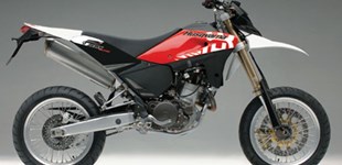 Husqvarna SM 610 2009 vs KTM 350 EXC-F Sixdays 2021