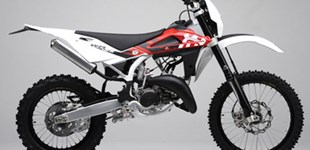 Husqvarna WR 125 2009 vs KTM 125 EXC 2016