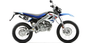 KSR Moto TR 50 SM Competition 2014 vs Derbi Senda DRD Racing 50 R 2009