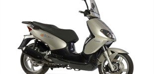 TGB Bull&t 50 2013 vs Benelli Caffe' Nero 2009