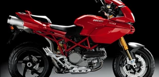 Ducati Streetfighter V2 2025 vs Ducati Multistrada 1100 2009 Ducati Streetfighter V2 2025 vs Ducati Multistrada 1100 2009