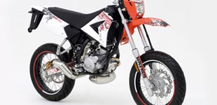 CPI Supermoto 50 2009 vs Derbi Senda DRD Pro 50 R 2012