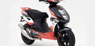 Peugeot Jet Force 50 C-Tech 2009 vs CPI Aragon Paddock Club 2009