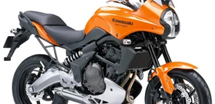 Triumph Trident 660 2024 vs Kawasaki Versys 650 2009 Triumph Trident 660 2024 vs Kawasaki Versys 650 2009